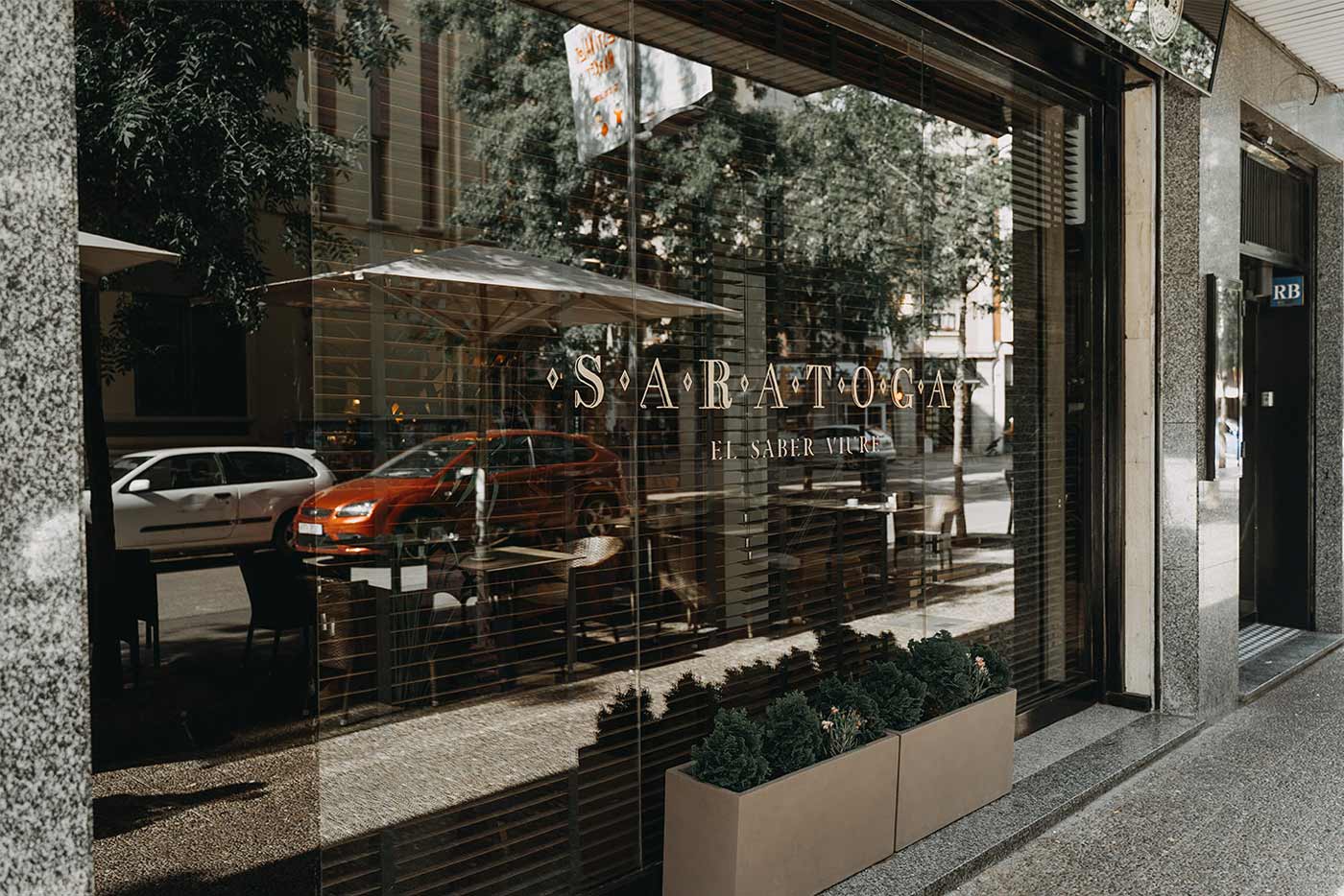 Saratoga bar restaurant